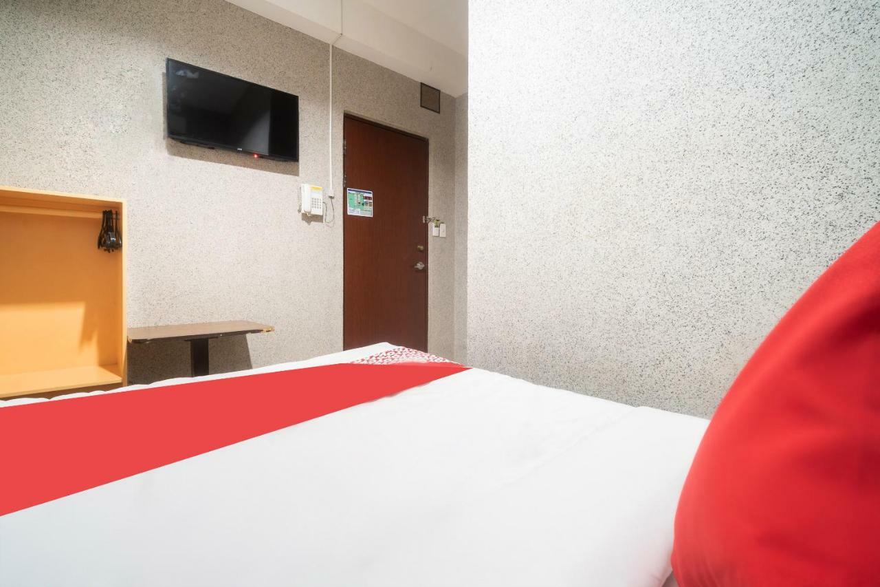 Oyo 197 Sunny Point Hotel Davao City Extérieur photo